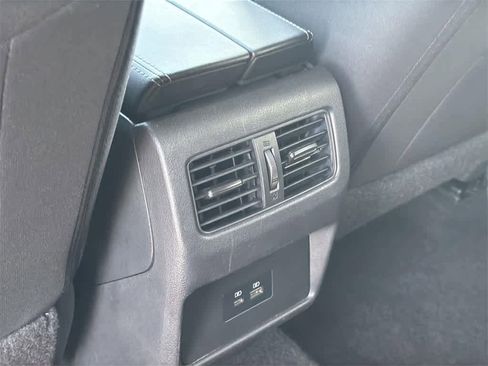 Used 2023 Nissan Rogue SV image 29