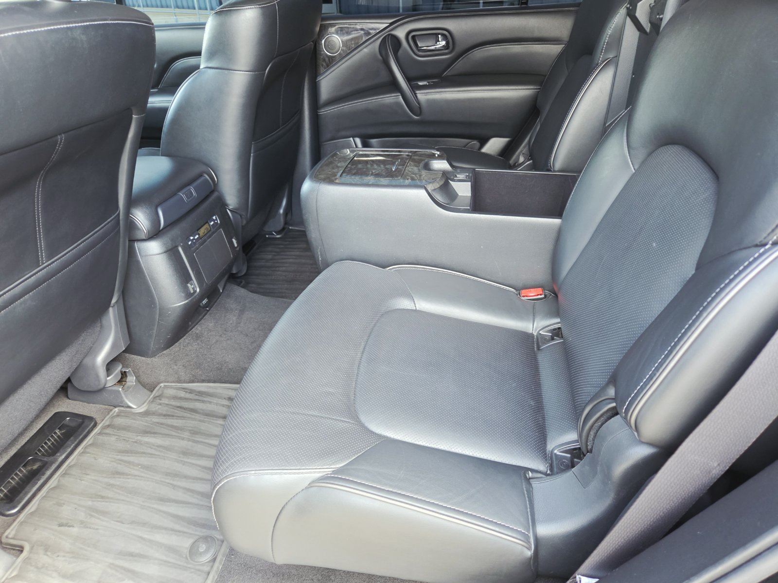 Used 2020 INFINITI QX80 Luxe w/ All-Season Package RWD image 16