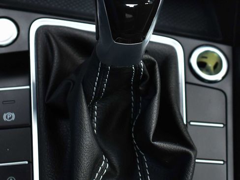 Used 2024 Volkswagen Jetta SE image 20