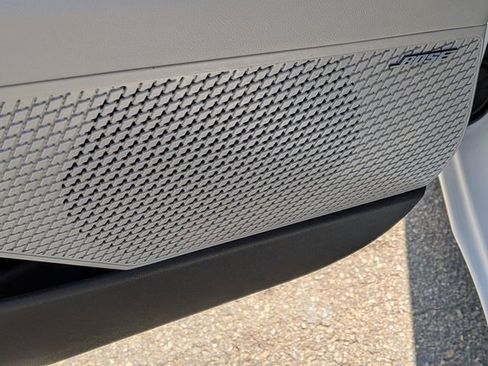 Used 2025 Hyundai Elantra Limited image 10