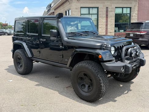 Used 2015 Jeep Wrangler Unlimited Rubicon w/ Dual Top Group AWD/4WD image 7
