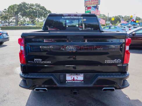 Used 2020 Chevrolet Silverado 1500 High Country w/ Technology Package image 3