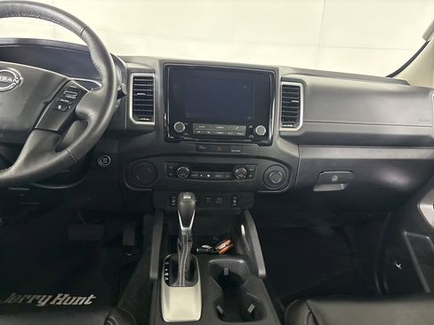 Used 2024 Nissan Frontier SL w/ Technology Package image 23