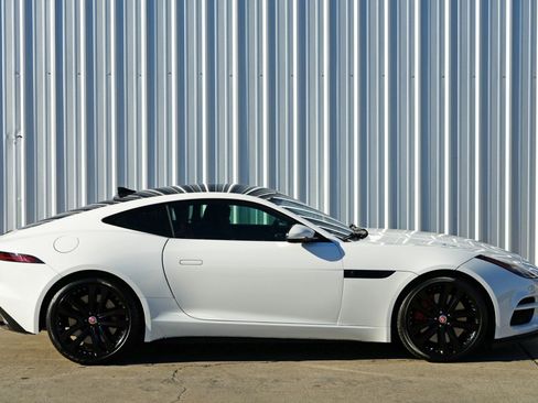 Used 2020 Jaguar F-TYPE R image 50