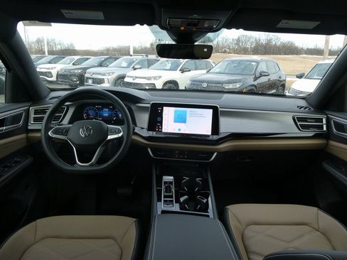 Used 2026 Volkswagen Atlas SE AWD/4WD image 4