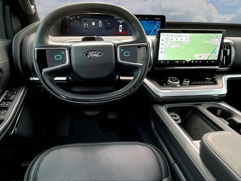 Certified 2025 Ford Expedition Max Platinum w/ Stealth Performance Package AWD/4WD image 10