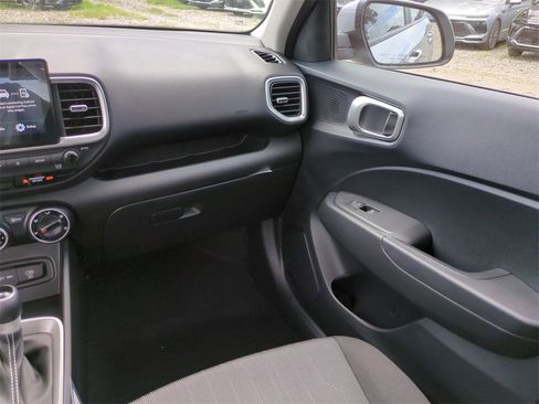 New 2026 Hyundai Venue SE image 17