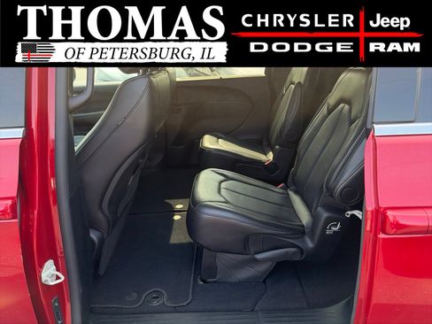 Used 2025 Chrysler Pacifica Select FWD image 22