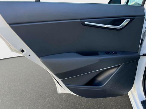 Used 2025 Kia Niro Wind w/ Wind Preserve Package image 11