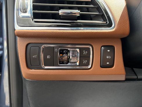Used 2022 Lincoln Navigator Reserve AWD/4WD image 35