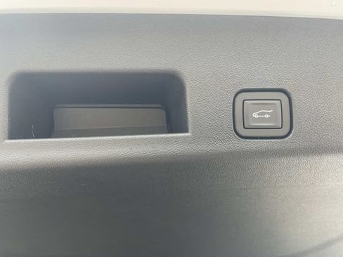 New 2026 Chevrolet Traverse Z71 w/ Enhanced Driving Package AWD/4WD image 8