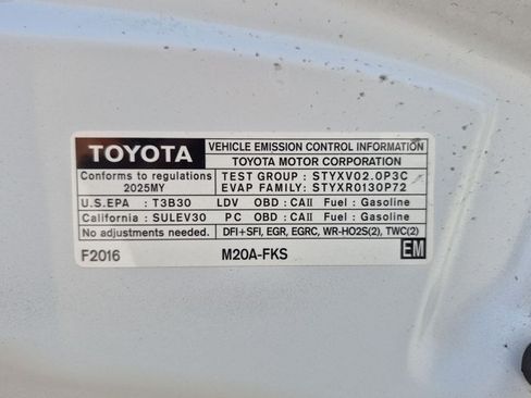 Used 2025 Toyota Corolla SE w/ SE Premium Package FWD image 26