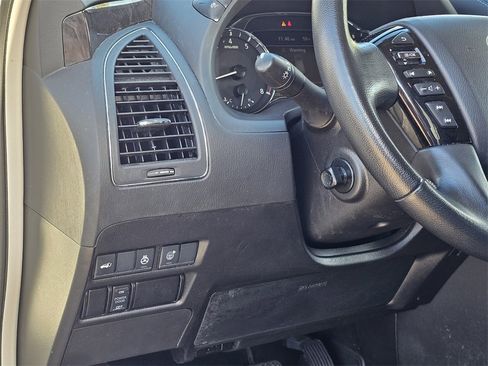 Used 2024 INFINITI QX80 Luxe image 17