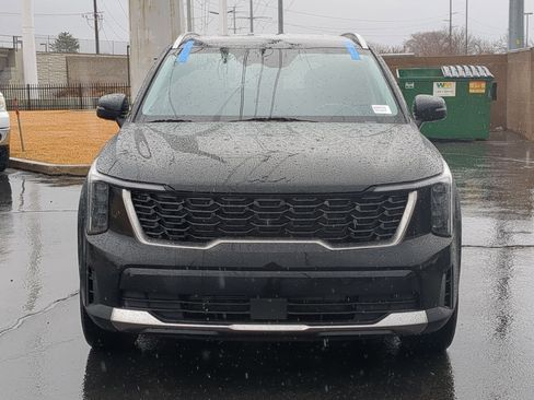 Certified 2024 Kia Sorento S image 8