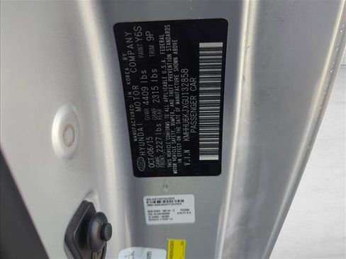 Used 2016 Hyundai Genesis Coupe 3.8 image 25