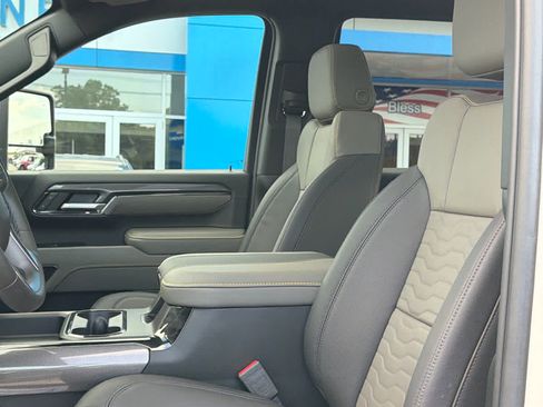Used 2026 Chevrolet Silverado 2500 ZR2 w/ LPO, Dark Essentials Package AWD/4WD image 16