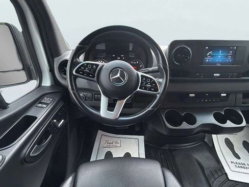 Used 2021 Mercedes-Benz Sprinter 2500 image 11