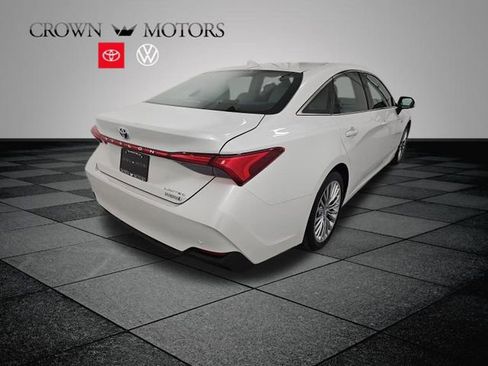 Used 2019 Toyota Avalon Limited image 6