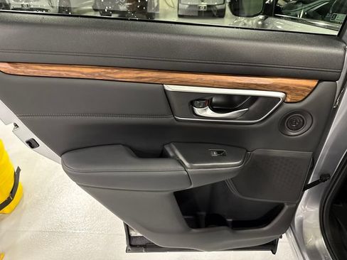 Used 2019 Honda CR-V Touring image 21