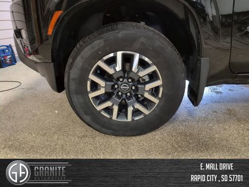 Used 2024 Nissan Frontier SL w/ Technology Package AWD/4WD image 27