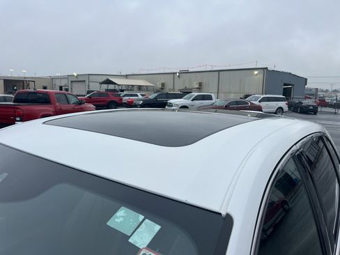 Used 2023 Lincoln Nautilus Reserve w/ Luxury Package image 7