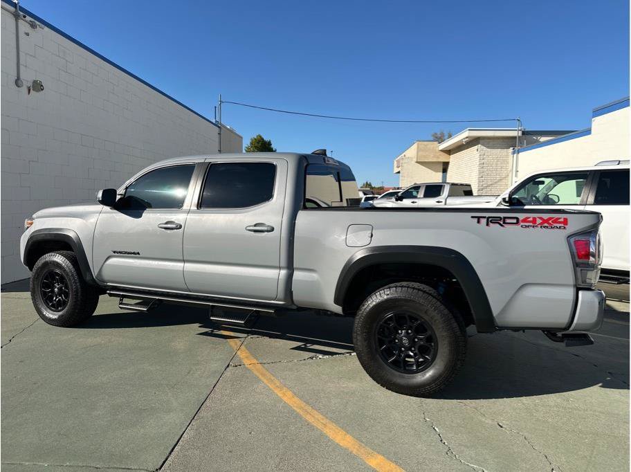 Used 2021 Toyota Tacoma TRD Off-Road w/ Technology Package AWD/4WD image 11