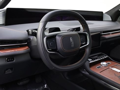New 2026 Lincoln Navigator Black Label AWD/4WD image 10