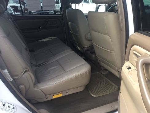 Used 2004 Toyota Sequoia SR5 RWD image 42