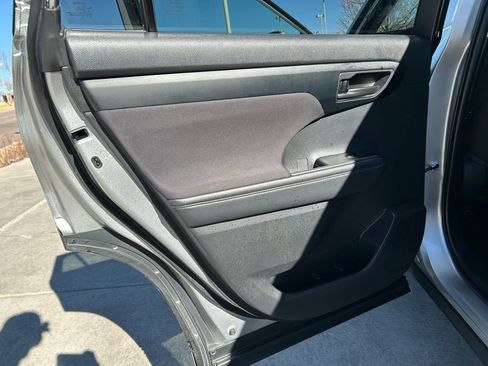 Used 2022 Toyota Highlander LE image 14
