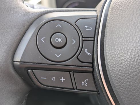 Used 2025 Toyota RAV4 XLE AWD/4WD image 17