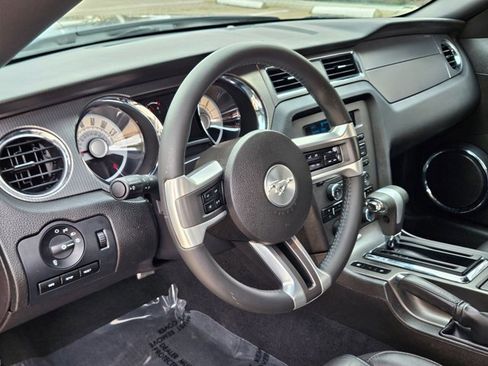 Used 2010 Ford Mustang GT Premium image 10