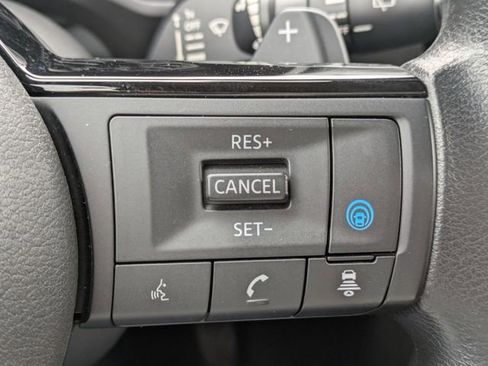 Used 2023 Nissan Rogue SV FWD image 27