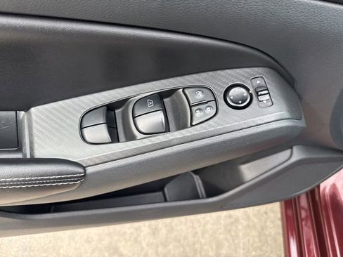 Used 2024 Nissan Altima 2.5 SV image 9