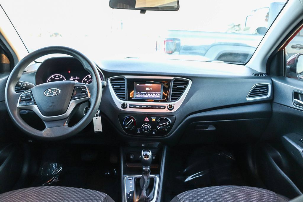Used 2022 Hyundai Accent FWD image 14