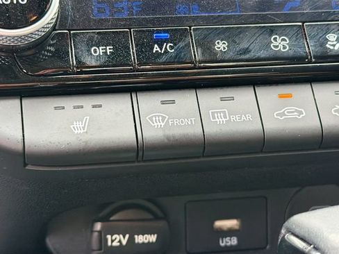 Used 2025 Hyundai Elantra SEL FWD image 20