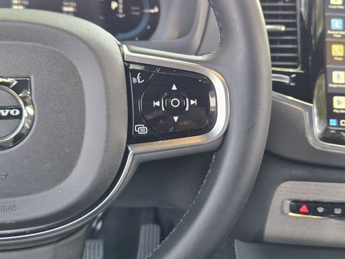 Used 2025 Volvo XC90 T8 Ultra w/ Lounge Package image 30