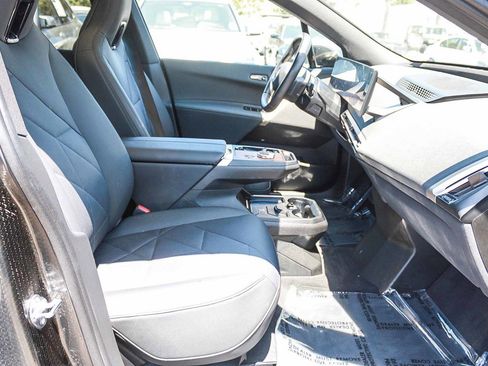 Used 2023 BMW iX xDrive50 w/ Premium Package AWD/4WD image 16