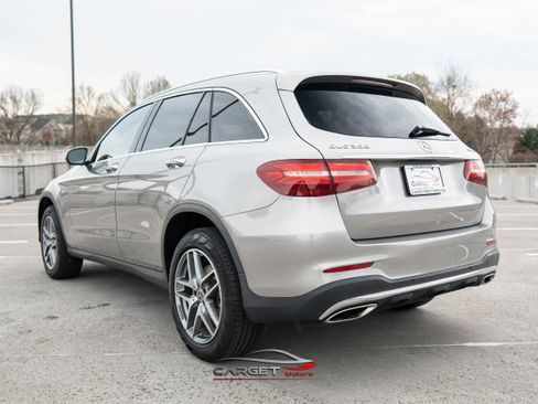 Used 2019 Mercedes-Benz GLC 300 4MATIC image 5