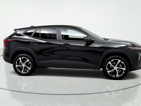 Used 2024 Chevrolet Trax RS FWD image 6
