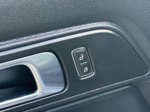 Used 2022 Ford Mustang Premium RWD image 19