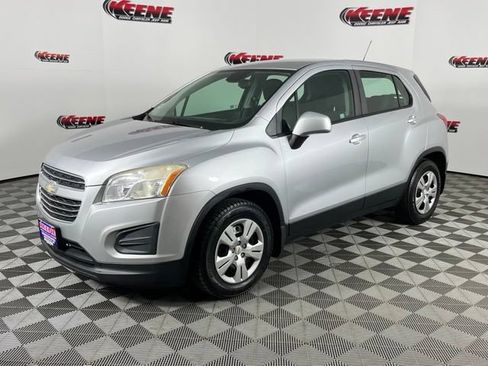 Used 2016 Chevrolet Trax LS w/ LPO, Protection Package FWD image 5