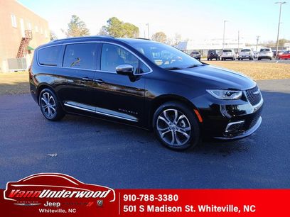 Used 2024 Chrysler Pacifica Pinnacle