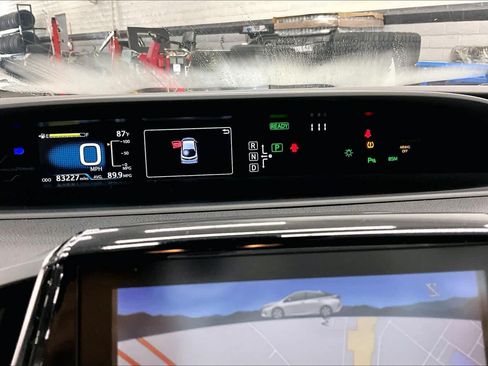 Used 2018 Toyota Prius Prime Advanced FWD image 25