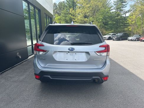 Used 2019 Subaru Forester Premium AWD/4WD image 6