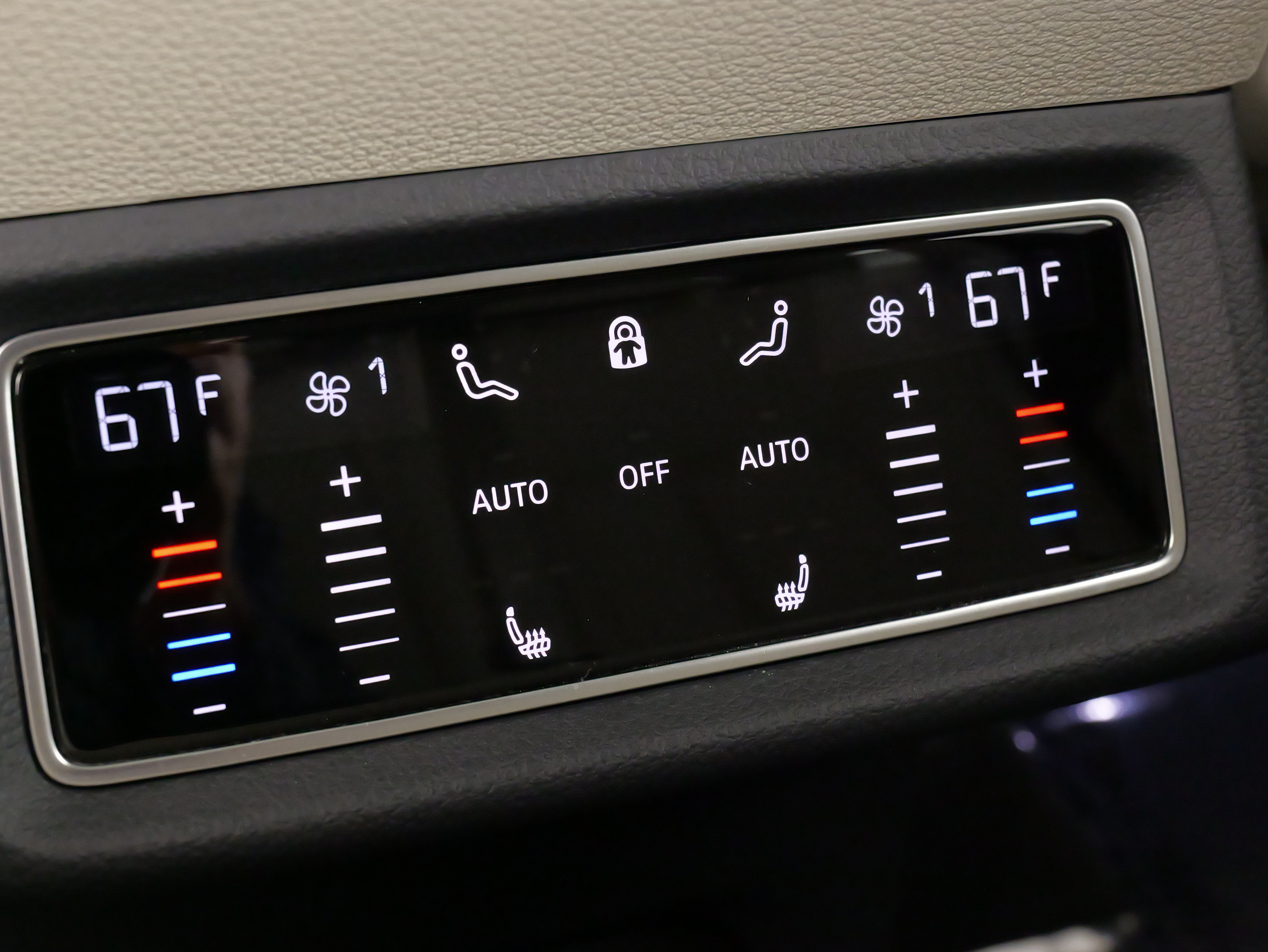 Used 2024 Audi Q8 e-tron Premium Plus w/ Premium Plus Package AWD/4WD image 36