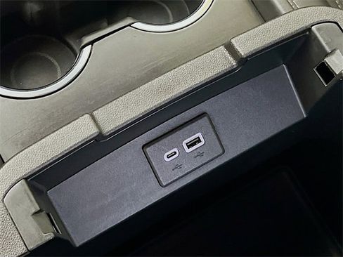 Used 2022 Chevrolet Tahoe Premier image 35