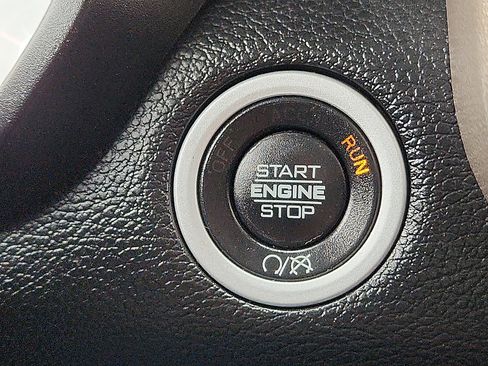 Used 2019 RAM 2500 Laramie AWD/4WD image 17