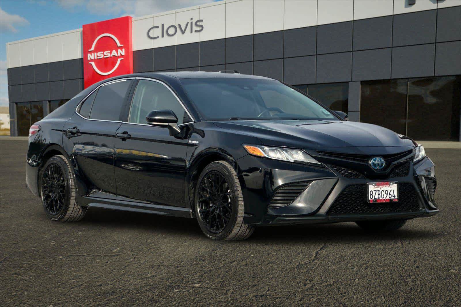 Used 2020 Toyota Camry SE FWD image 9