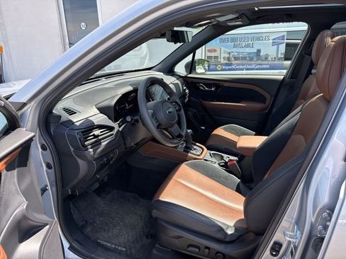 Used 2025 Subaru Forester Touring w/ Popular Package - Touring AWD/4WD image 8