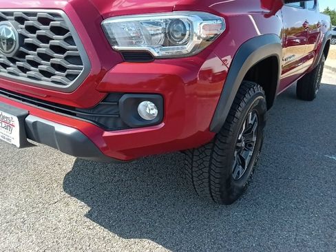 Used 2021 Toyota Tacoma TRD Off-Road AWD/4WD image 9